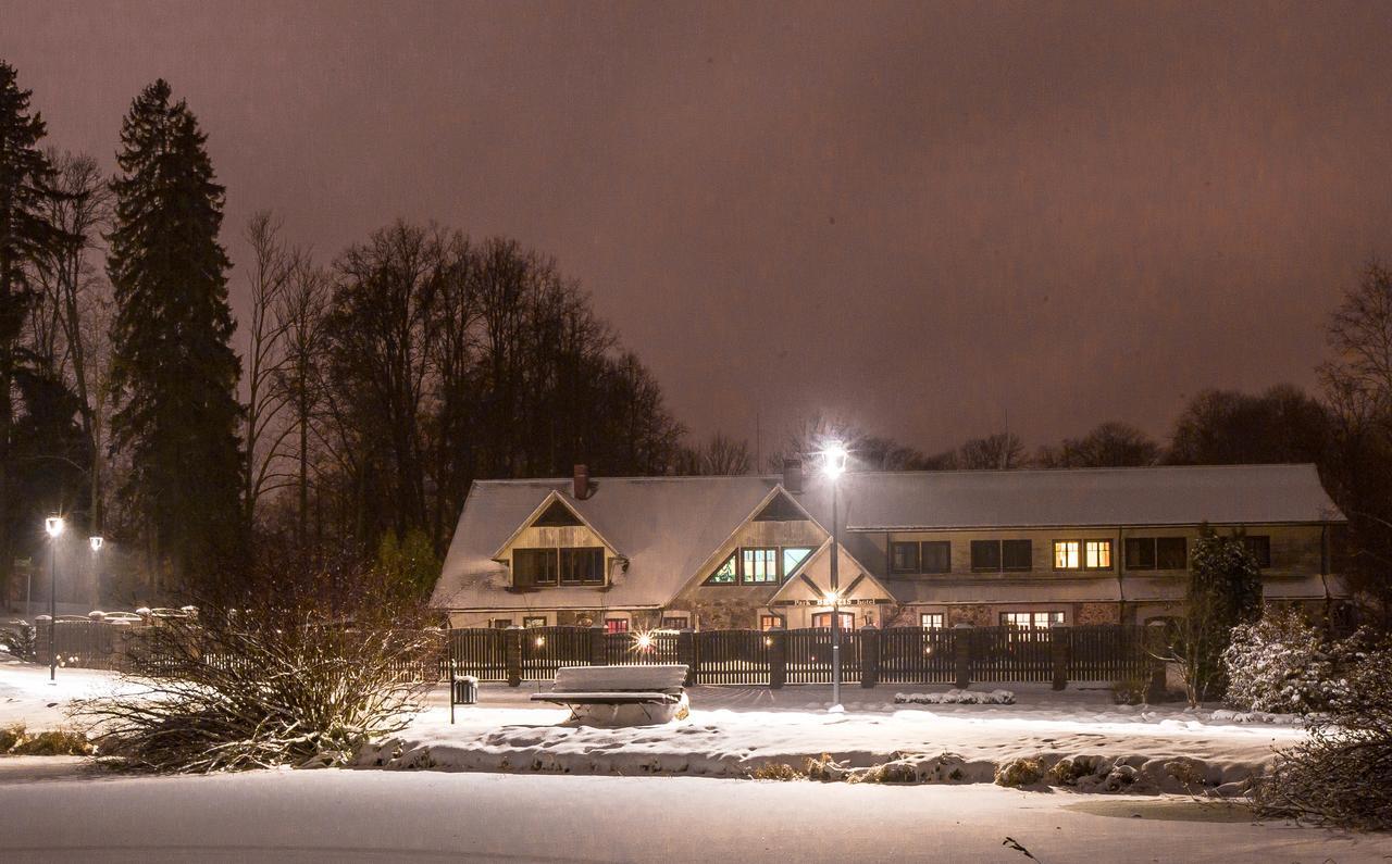 Park Hotel Bruzis スミルテネ エクステリア 写真
