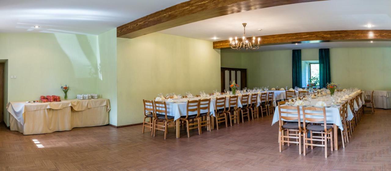 Park Hotel Bruzis スミルテネ エクステリア 写真